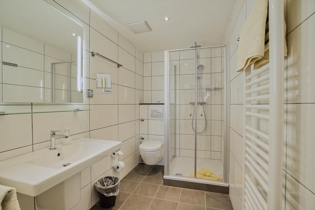 Hotel Maxim Лангенфельд Номер фото