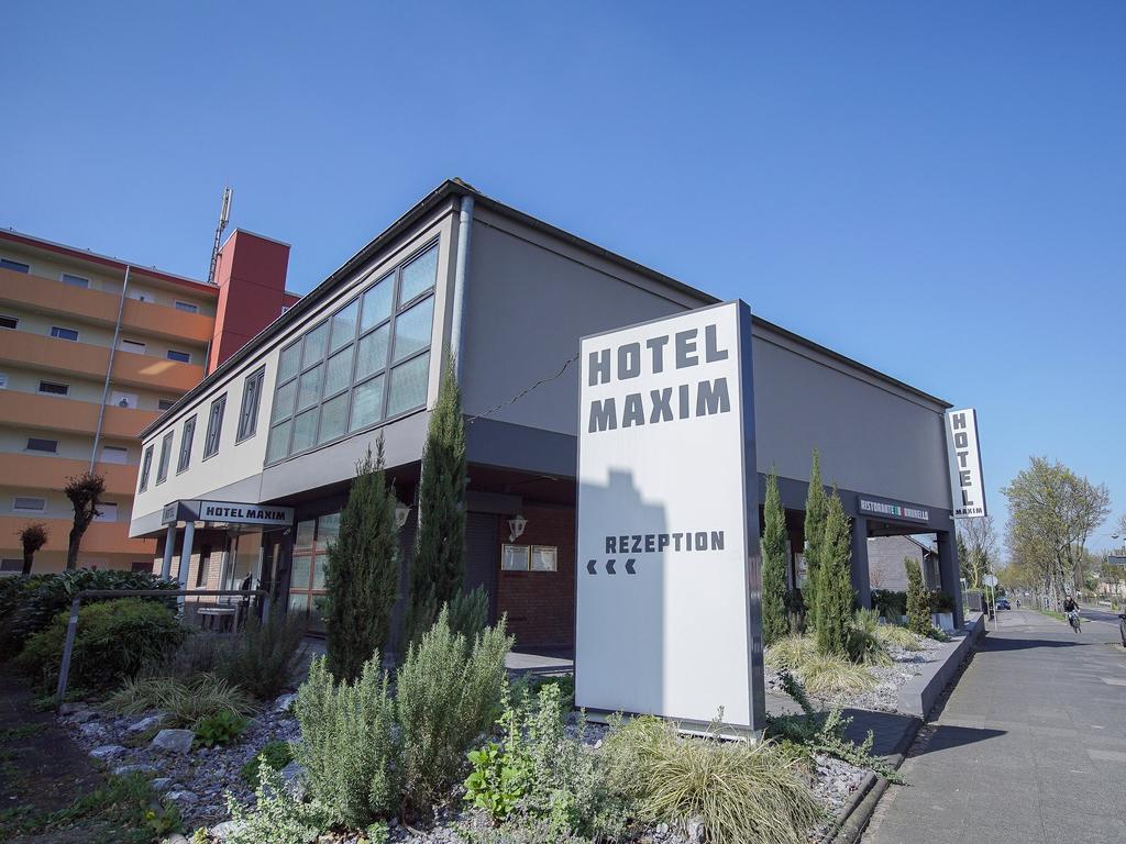 Hotel Maxim Лангенфельд Экстерьер фото